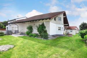 Einfamilienhaus mit Einliegerwohnung 
in Landshut-Münchnerau – Die vollständige Adresse der Immobilie erhältst du vom Anbieter., 84034 Münchnerau, Landshut – Vorschaubild 1
