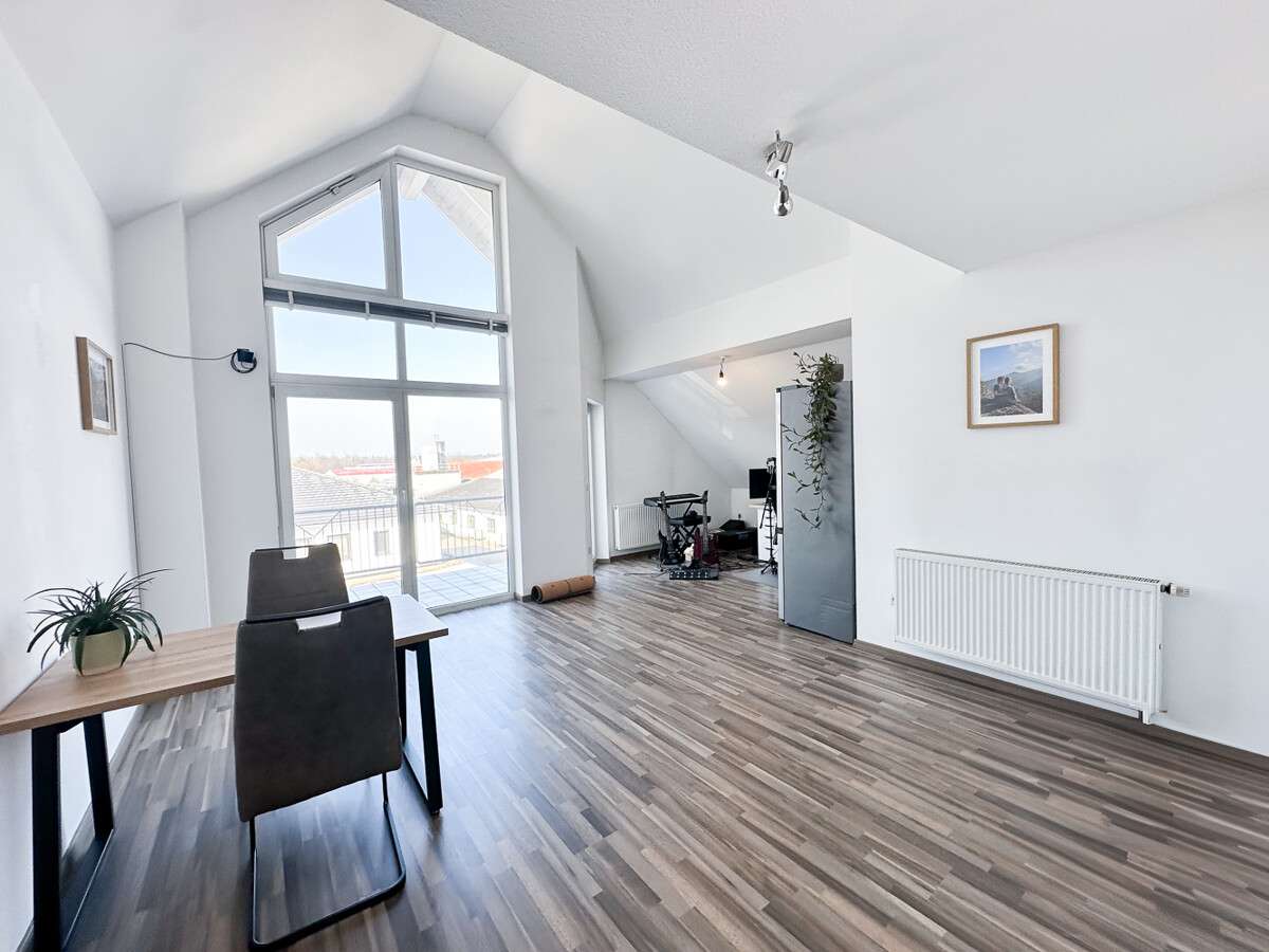 Immobilie in Schaafheim - DIETZ: Lichtdurchflutete 4,5 Zimmer-Maisonette große Dachloggia  - Galerie - Garage - Stellplatz - Bild 4