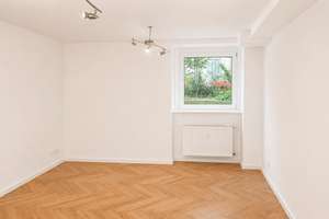 WG-Zimmer!!! im Erstbezug – frisch saniert, ca. 15 m², mod. Bad mit Regendusche, ab sofort frei