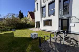 4 Rooms Family Maisonette for Sale in Berlin-Pankow  Private Garden, House in House – waldowstrasse 9, 13156 Niederschönhausen, Berlin – Vorschaubild 1
