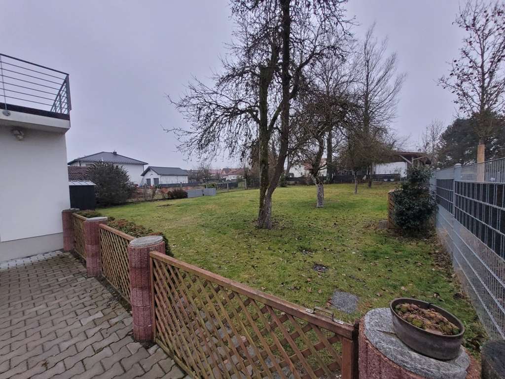 Immobilie in Moos - Großzügiges 3-Parteienhaus Nähe Osterhofen/Langenisarhofen - Bild 1