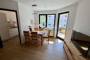 Essen-Südviertel - Behindertenfreundl., sanierte, möbl. ETW mit EBK, Balkon, TG, Aufzug