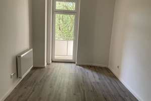 Zweitbezug nach Sanierung! Großzügige 3-Zimmerwohnung mit Laminat, Balkon, Wanne und Einbauküche! – Pestalozzistraße 8, 9130 Sonnenberg, Chemnitz – Vorschaubild 12