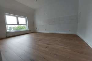Mittendrin statt nur dabei! Frisch renovierte 3 Zimmerwohnung mit 114,41 m² im Dachgeschoss