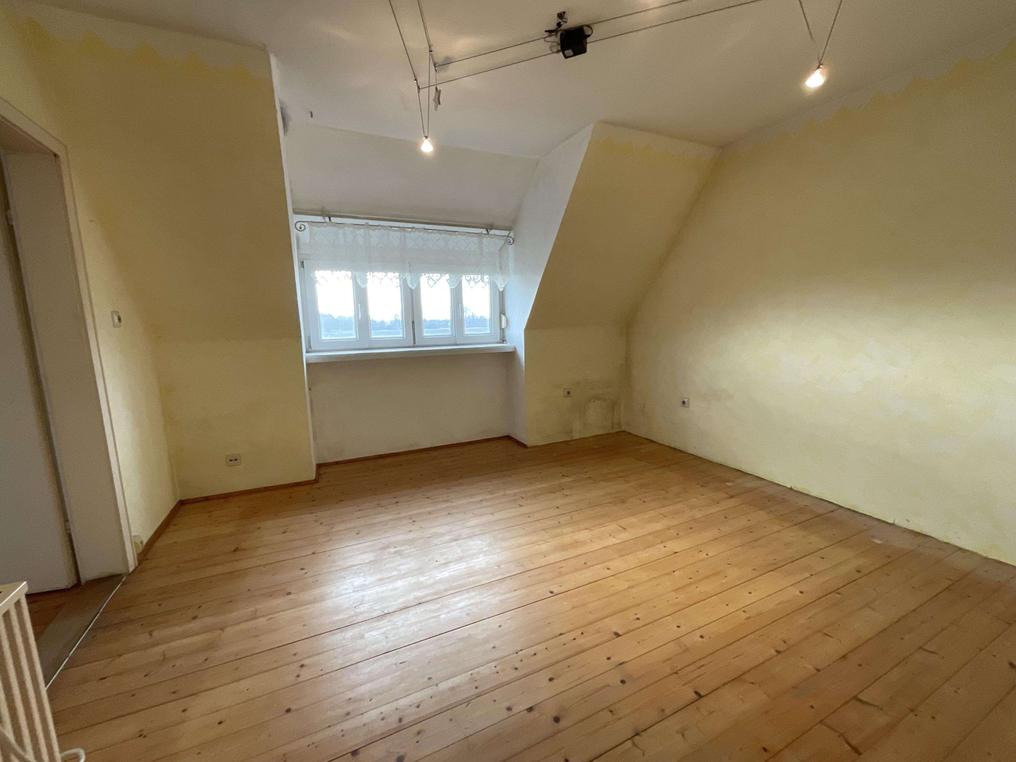 Immobilie in Donauwörth - sanierungsbedürftige Doppelhaushälfte - Bild 1