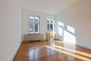 Altbau / 4.OG / Vorderhaus / Fernsehturmblick – Berlin – Vorschaubild 1
