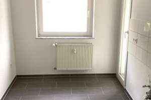 Schöne 3,5-Zimmer-Wohnung mit Tageslichtbad und 2 Balkone – Süntelstr. 10, 30419 Stöcken, Hannover – Vorschaubild 3
