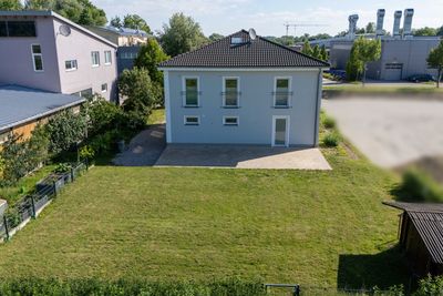 Wohnen und Arbeiten perfekt vereint!
Modernes Wohn- und Gewerbeobjekt mit Betriebsleiterwohnung