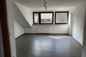 Helle 3,5-Zimmer-Dachgeschosswohnung mit Einbauküche in Essen – Adelkampstraße 20, 45147 Frohnhausen, Essen – Vorschaubild 2
