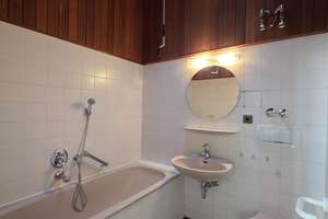 Ein Haus mit Lebenserfahrung sucht Makeover - bereit für eine stilvolle Verjüngungskur! – Die vollständige Adresse der Immobilie erhältst du vom Anbieter., 53125 Brüser Berg, Bonn – Vorschaubild 9