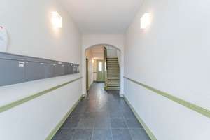 Charmante, bezugsfreie 1,5-Zimmer-Wohnung mit Balkon in bester Lage von Berlin-Mitte! Denkmalschutz – Die vollständige Adresse der Immobilie erhältst du vom Anbieter., 10119 Mitte (Ortsteil), Berlin – Vorschaubild 2