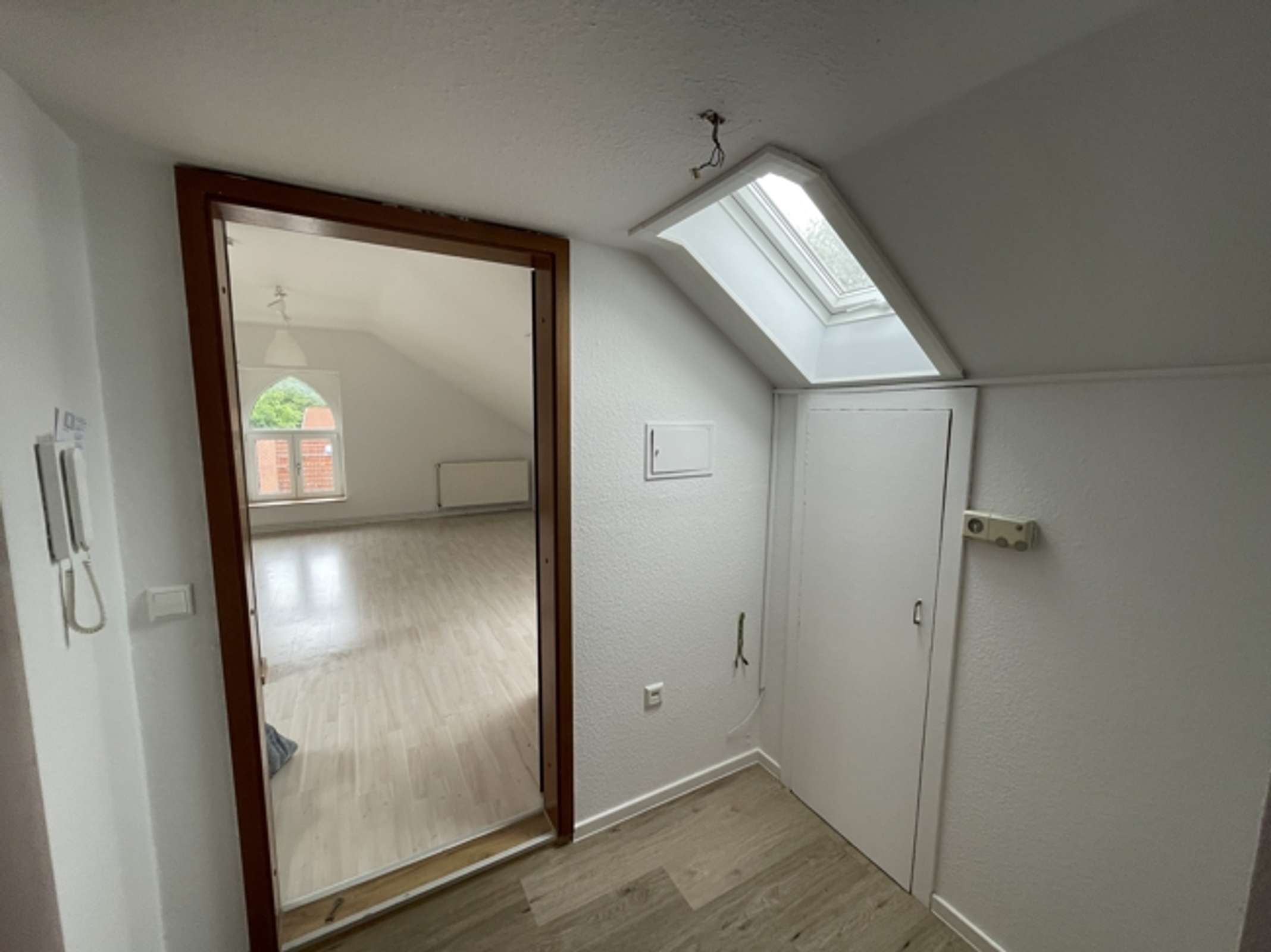 Stilvolle 2-Zimmer-Dachgeschoss-Wohnung in bevorzugter Lage des unteren Ostviertels
