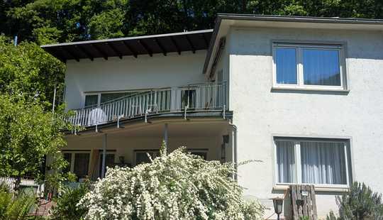 Bild von Großes Haus mit Bach, Einbauküche, Garten, Garage, Glasfaser, Kamin provisionsfrei zu verkaufen