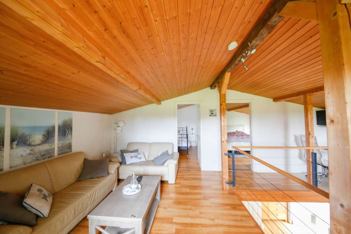 Immobilie in Gelting - Reetdachkate an der Ostsee in idyllischer Alleinlage mit drei Wohnungen  + 2,2 ha Land - Bild 5