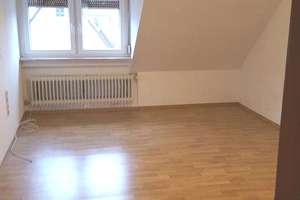 Dachgeschosswohnung mit ausbaufähigem Spitzboden in Zuffenhausen-Mitte – 70435 Zuffenhausen-Hohenstein, Stuttgart – Vorschaubild 2