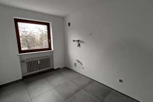 Jakobervorstadt: Helle, großzügige, vermietete 4-Zimmer-Eigentumswohnung an der Oblatterwallstraße – Die vollständige Adresse der Immobilie erhältst du vom Anbieter., 86153 Jakobervorstadt-Nord, Augsburg – Vorschaubild 9