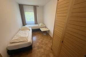 Brandlberg-Idylle trifft urbanen Lifestyle - Stilvolles Zweifamilienhaus mit großzügigem Wohnkomf... – Die vollständige Adresse der Immobilie erhältst du vom Anbieter., 93055 Brandlberg-Keilberg, Regensburg – Vorschaubild 9