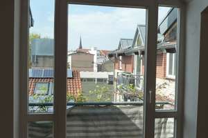 Lebendiges Wohnen in Saarbrücken: 2-Zimmer-Dachgeschosswohnung mit Balkon – Neugäßchen 20, 66111 St. Johann, Saarbrücken – Vorschaubild 4