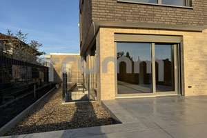 Von der Sonne geküsst - Neubau Erstbezug zum Verlieben und Einziehen!
Open-House sonntags 13-15 Uhr – Die vollständige Adresse der Immobilie erhältst du vom Anbieter., 22391 Poppenbüttel, Hamburg – Vorschaubild 2