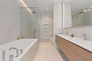 Luxuriöse 3-Zimmer-Wohnung mit Loggia im FOUR – 60315 Innenstadt, Frankfurt am Main – Vorschaubild 9