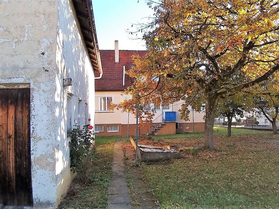 rückwärt. Garten m. Schuppen