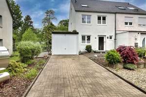 FAMILIENGLÜCK PUR: GARTEN & GARAGE INKLUSIVE! – Die vollständige Adresse der Immobilie erhältst du vom Anbieter., 45896 Hassel, Gelsenkirchen – Vorschaubild 2