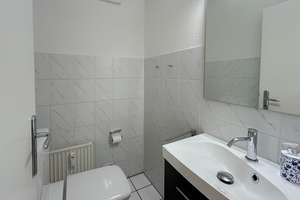 Stilvolle Wohnung mit optimalem Lichteinfall und Blick ins Grüne – Die vollständige Adresse der Immobilie erhältst du vom Anbieter., 40239 Düsseltal, Düsseldorf – Vorschaubild 14