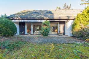 Einfamilienhaus mit vielen großen Zimmern, schönes Südgrundstück und super großer Keller – Die vollständige Adresse der Immobilie erhältst du vom Anbieter., 64404 Bickenbach – Vorschaubild 2