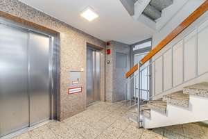 Bezugsfreie 3-Zimmer-Wohnung im 13. Obergeschoss mit zwei Balkonen und Alpenblick – Mauthäuslstraße 39, 81379 Obersendling, München – Vorschaubild 17