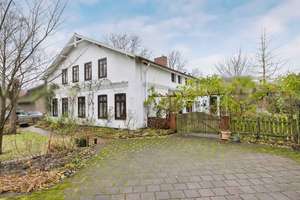 Alles unter einem Dach - Vielseitiges Wohnen mit Ausbaureserve  und Einliegerwohnung in einem ehemal – Die vollständige Adresse der Immobilie erhältst du vom Anbieter., 22457 Schnelsen, Hamburg – Vorschaubild 1