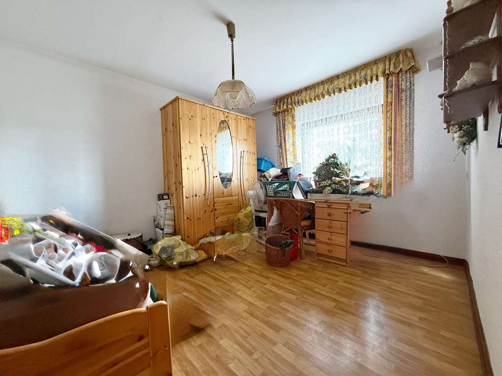 Immobilie in Bad König - Gepflegtes Zweifamilienhaus in direkter Waldlage mit unverbaubarer Aussicht in Bad König/OT - Bild 2