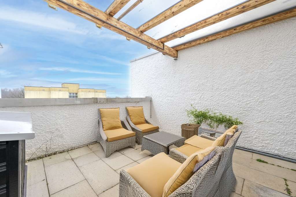 Immobilie in Gauting - Urlaubsflair pur: Sonnige 3-Zimmer-Maisonettewohnung mit Süddachterrassen in Gauting - Bild 4