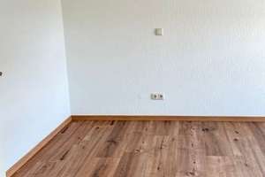 Sonnenbalkon mit Blick ins Rosental - leerstehende 2 Zimmerwohnung mit großem Balkon! – Kirschbergstraße 24, 4159 Möckern, Leipzig – Vorschaubild 11