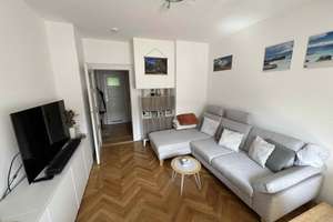 2,5-Zi.-Altbau-Whg. mit kl. Wohnküche im 3. OG in München-Nymphenburg – Die vollständige Adresse der Immobilie erhältst du vom Anbieter., 80639 Nymphenburg, München – Vorschaubild 2