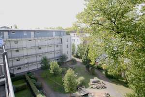 Seniorenwohnung im Lindenhof - toller Ausblick fast mitten in der Stadt – Potsdamerstr. 41, 42651 Solingen-Mitte, Solingen – Vorschaubild 2