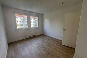 Für Junge Familien die perfekte 2 Zimmer Wohnung mit Balkon | EBK auf Wunsch – Eckersbacher Höhe 97, 8066 Eckersbacher Höhe (E1-E4), Zwickau – Vorschaubild 4