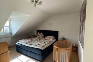 Helle Dachgeschosswohnung mit Balkon – Wohnen zum Wohlfühlen – Gartenstraße 68, 85757 Karlsfeld – Vorschaubild 4