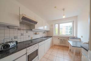 Attraktive 3 Zimmer-Wohnung mit Loggia, Aufzug & Stellplatz im Münchner Norden – Die vollständige Adresse der Immobilie erhältst du vom Anbieter., 80935 Lerchenau-Ost, München – Vorschaubild 6