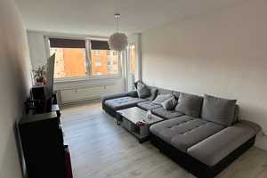 Helle 3,5 Zi. Wohnung, 70qm, EBK, Balkon, in Wolfsburg-Detmerode zu vermieten – Theodor-Heuss-Str. 27, 38444 Wolfsburg – Vorschaubild 1