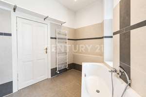 Exklusive Altbauwohnung im Kollwitzkiez – Eleganz, Großzügigkeit und Berliner Wohnkultur – Die vollständige Adresse der Immobilie erhältst du vom Anbieter., 10435 Prenzlauer Berg, Berlin – Vorschaubild 2