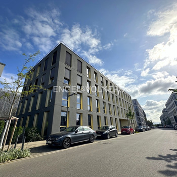 EASTSITE XIII: HERAUSSTECHENDE FASSADE – MODERNE BÜROS