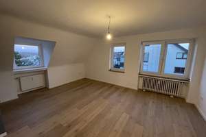 2023 Kernsanierte Dachgeschosswohnung mit vier Zimmern in Düsseldorf – Zeppelinstraße 24, 40231 Eller, Düsseldorf – Vorschaubild 9