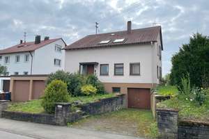 Viel Platz für die ganze Familie: Zweifamilienhaus mit großem Garten und Gestaltungspotenzial – Die vollständige Adresse der Immobilie erhältst du vom Anbieter., 71397 Leutenbach – Vorschaubild 3