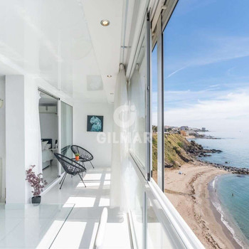 Exklusives Strandapartment mit Panoramablick auf das Mittelmeer. Wir präsentieren Ihnen diese außerg