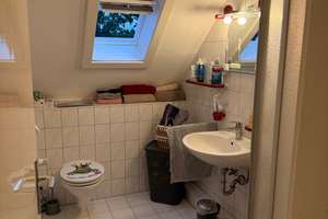 ++ S-Untertürkheim: Schöne 3-Zi.-DG-Wohnung + TL-Bad + Keller + gute Lage ++ – Die vollständige Adresse der Immobilie erhältst du vom Anbieter., 70327 Untertürkheim (Ortsteil), Stuttgart – Vorschaubild 8