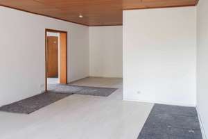 Viel Raum für die Familie: 4 Zimmer mit Loggia, neuem Bad und Stellplatz in Hondelage – 38108 Hondelage, Braunschweig – Vorschaubild 3