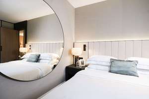 Stilvoll designmöblierte 2-Zimmer-Wohnung mit sonnigem Süd-West-Balkon – Neuberghauserstraße 3, 81675 Altbogenhausen, München – Vorschaubild 5