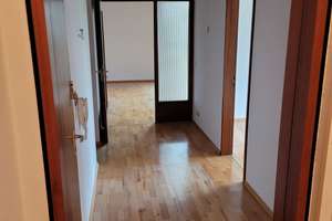 von Privat: Ruhige 3-Zi. DG Wohnung (86qm), Balkon, EBK, Gäste-WC, TG-Stellplatz, keine Maklergebühr – Die vollständige Adresse der Immobilie erhältst du vom Anbieter., 70619 Riedenberg, Stuttgart – Vorschaubild 5