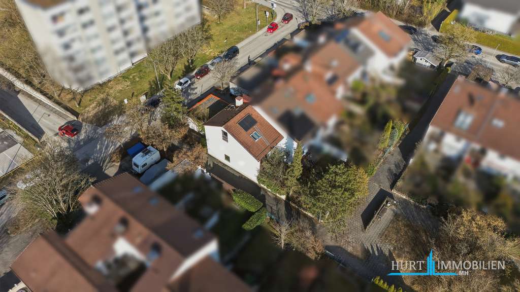 Immobilie in Taufkirchen - Reiheneckhaus mit Garage in Taufkirchen – Sanierungsobjekt mit viel Raum - Bild 3