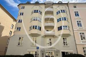Komfortable 2-Zimmer-Wohnung mit zwei Balkonen, Aufzug und Tiefgaragenstellplatz